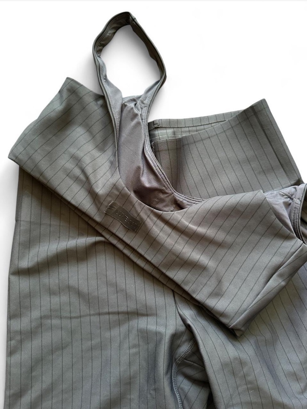 Fabletics lux 360 black pinstripe set with thin vertical stripes - Picture 5 of 5